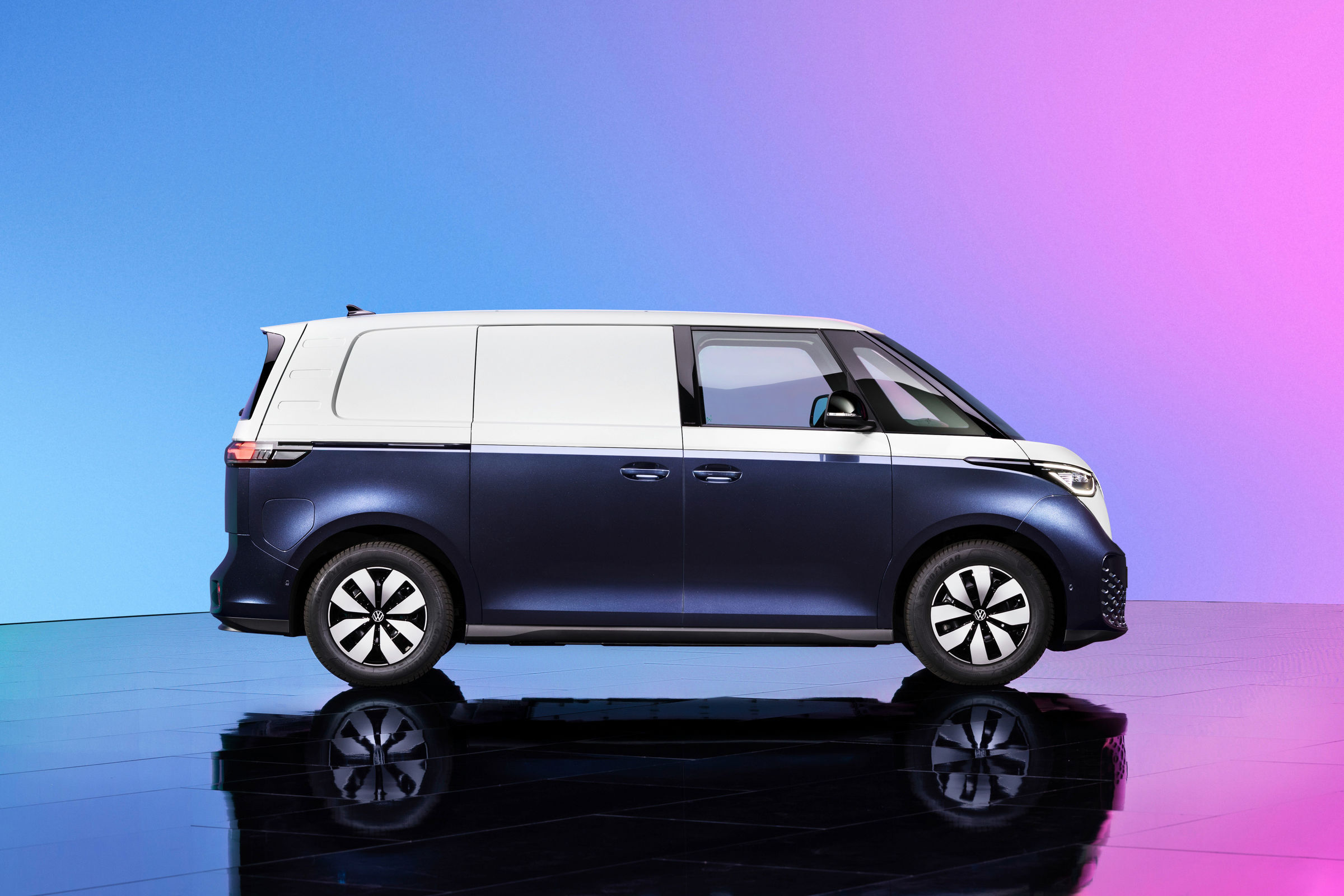 VW ID. Buzz ve ID. Buzz Cargo'nun Dünya Lansmanı Yapıldı - Ticari