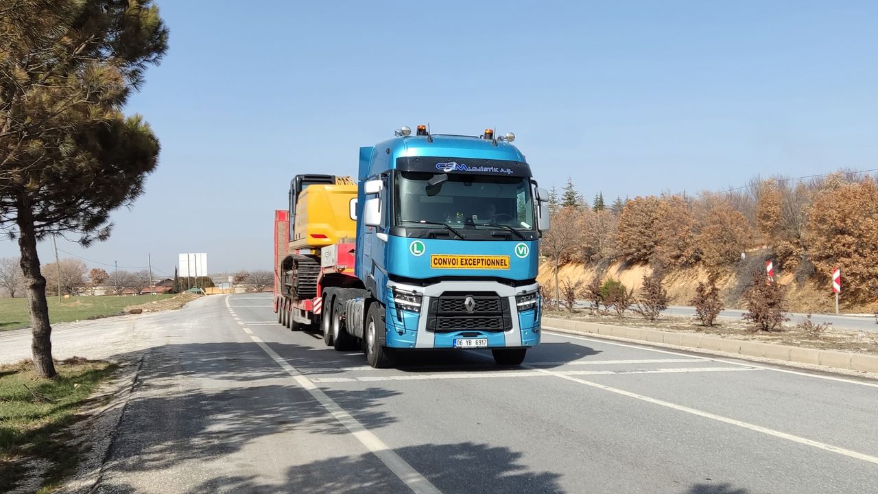 CSM Lojistik Ağır Yükleri İçin Renault Trucks’a Güveniyor