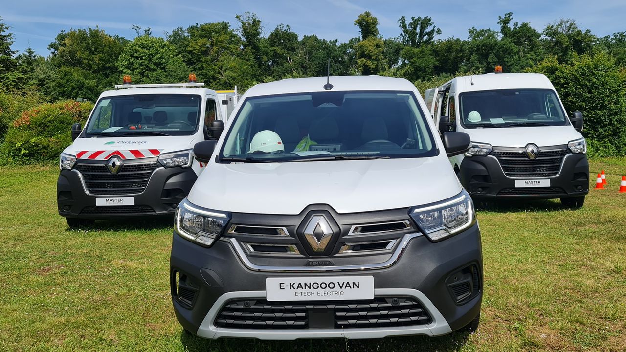 Renault'un Elektrikli Ticarileri: Kangoo ve Master E-TECH