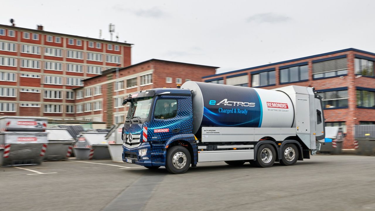 Mercedes eActros Köln’de Atık Toplamaya Başladı