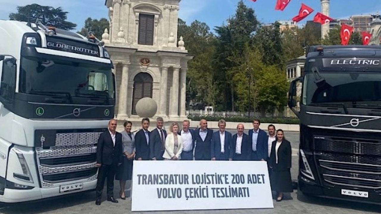 Volvo Trucks’tan Transbatur’a 2’si Elektrikli 202 Çekici