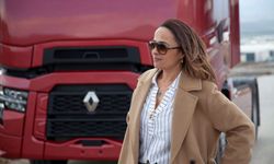 Renault Trucks’tan Kadınlar Günü’nde Anlamlı Teslimat