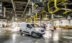 İngiltere’deki Opel Fabrikası Elektrik Ticari Araç Üretimine Başlıyor