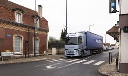 Renault Trucks Üretim Merkezlerindeki Lojistik Koridoru Elektriklendiriyor