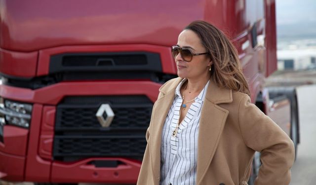 Renault Trucks’tan Kadınlar Günü’nde Anlamlı Teslimat