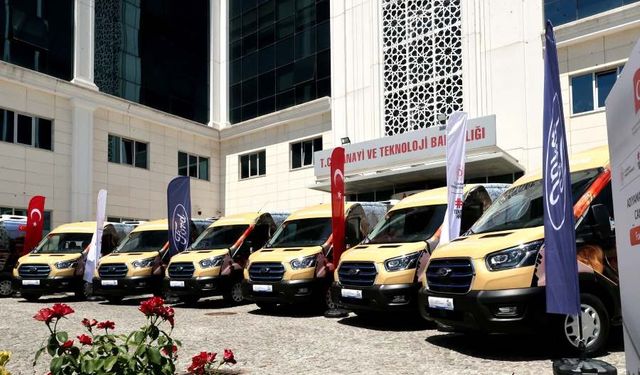 Turistleri Nemrut Dağına Elektrikli Ford E-Transit Çıkaracak