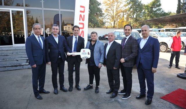 Anadolu Isuzu’dan Mehteroğlu Turizm’e Yeni D-Max Teslimatı