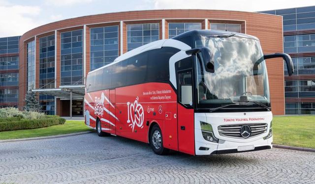 Voleybol Takımlarımızı Mercedes Taşımaya Devam Edecek