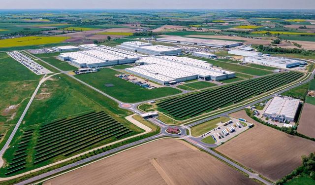 VW Ticari Araçlar Polonya’da Yeni Elektrikli Crafter’a Hazırlanıyor