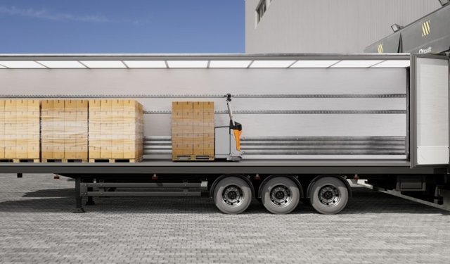 STILL’den Treyler Yüklemede Robot Teknolojisi