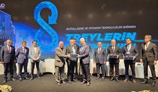 Nuhoğlu Ağır Vasıta Treyler Zirvesi'nde Konuştu