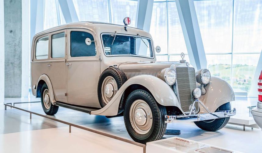 1937 Model Mercedes Ambulans Çağına Işık Tutuyor