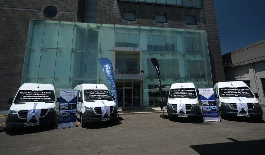 Mercedes-Benz Akkurtlar’a 123 Sprinter 5 Vito Teslim Etti