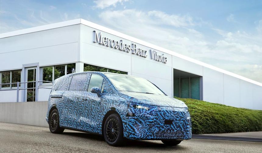 Mercedes'in Yeni Ticarisi VLE'nin Ön Seri Üretimi Başladı