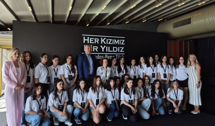 Mercedes-Benz Türk’ün Anlamlı Projesi 21. Yılında Kızlarla Buluştu