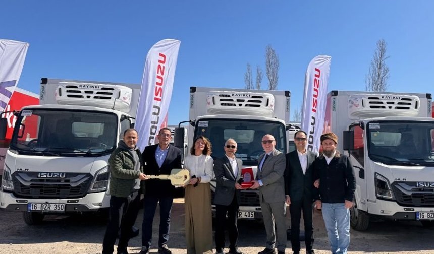 Anadolu Isuzu’dan Eker Süt’e Isuzu NLR Teslimatı