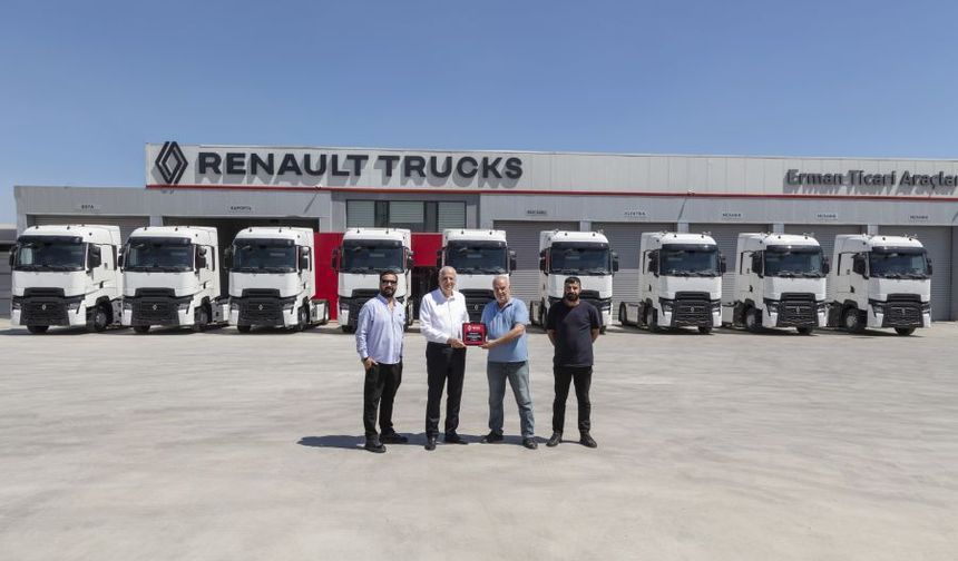 Renault Trucks’tan Onaylar Ekspress’e 10 T520 Çekici